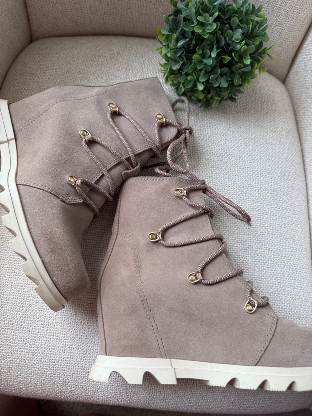 Sorel Women's Taupe Suede Lace-Up Ankle Boots